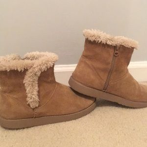 BROWN UGG BOOTS